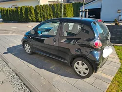Schwarz Gebraucht 2011 Toyota Aygo Kleinwagen | 2.599 € (Fairer Preis)