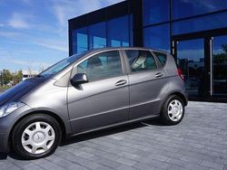 Grau (metallic) Gebraucht 2009 Mercedes A180 Limousine | 10.980 € (Teuer)