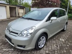 Silber Gebraucht 2005 Toyota Corolla Verso Sol Van / Kleinbus | 6.900 € (Etwas zu teuer)