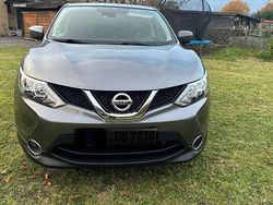 Grau Gebraucht 2015 Nissan Qashqai 360º SUV | 13.750 € (Fairer Preis)