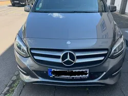 Grau Gebraucht 2016 Mercedes B200 Van / Kleinbus | 12.800 € (Teuer)