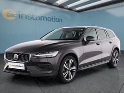 Grau Gebraucht 2023 Volvo V60 CC Kombi | 36.849 € (Guter Preis)