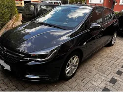 Schwarz Gebraucht 2016 Opel Astra Kleinwagen | 7.500 € (Fairer Preis)
