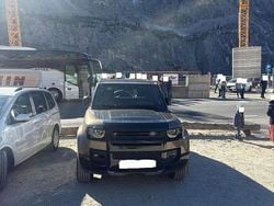 Bronze Gebraucht 2024 Land Rover Defender SE Dynamic SUV | 80.000 € (Superpreis)