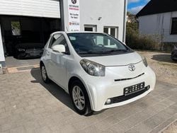 Weiß Gebraucht 2009 Toyota iQ Basis Kleinwagen | 2.600 € (Guter Preis)