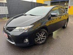 Schwarz Gebraucht 2015 Toyota Auris Edition Limousine | 6.650 € (Guter Preis)