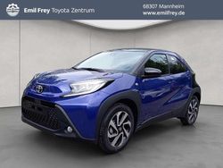 Juniper blue metallic/dach mys Neu 2025 Toyota Aygo X SUV | 20.990 €
