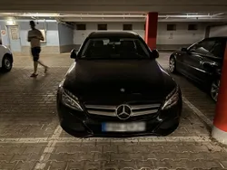 Schwarz Gebraucht 2016 Mercedes C180 Avantgarde Kombi | 16.500 € (Guter Preis)