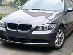 Grau Gebraucht 2006 BMW 320 Limousine | 2.500 € (Superpreis)