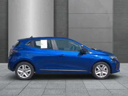 Ironblau Neu 2025 Renault Clio V Evolution Kleinwagen | 18.290 € (Guter Preis)