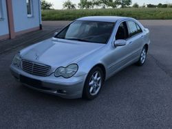Silber Gebraucht 2000 Mercedes C240 Elegance Limousine | 2.299 € (Guter Preis)