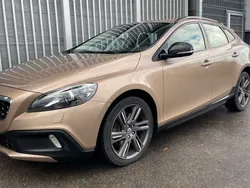Gold Gebraucht 2013 Volvo V40 CC Kombi | 15.500 € (Fairer Preis)