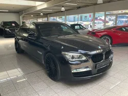 Azuritschwarz metallic Gebraucht 2013 BMW 750L M Sport Limousine | 28.990 €
