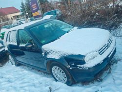 Blau Gebraucht 2001 VW Golf Basis Limousine | 990 € (Guter Preis)