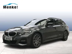 Grau Gebraucht 2021 BMW 320e M Sport Kombi | 29.899 € (Guter Preis)