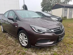 Braun Gebraucht 2017 Opel Astra Limousine | 7.300 € (Fairer Preis)
