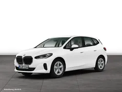 Weiß Gebraucht 2024 BMW 218 Active Tourer Van / Kleinbus | 31.644 € (Superpreis)