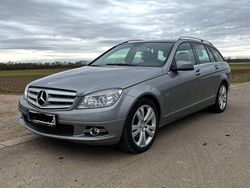 Grau Gebraucht 2011 Mercedes 220 Kombi | 7.900 €