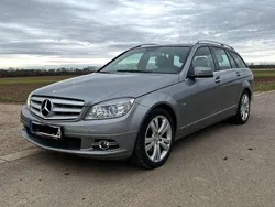 Grau Gebraucht 2011 Mercedes 220 Kombi | 7.900 €