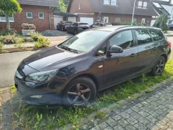 Schwarz Gebraucht 2015 Opel Astra Kombi | 7.800 € (Fairer Preis)