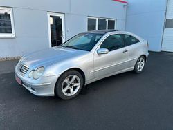Silber Gebraucht 2002 Mercedes C200 Coupé | 3.490 €