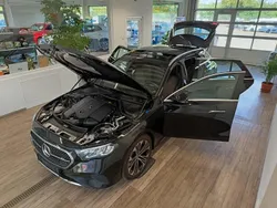 Schwarz Gebraucht 2023 Mercedes E200 Advanced Kombi | 45.886 € (Fairer Preis)