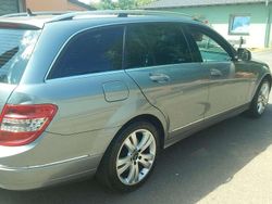 Grau Gebraucht 2008 Mercedes 220 Avantgarde Kombi | 3.300 €
