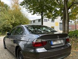 Grau Gebraucht 2007 BMW 320 Limousine | 3.999 € (Fairer Preis)
