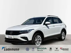 Oryxweiß perlmutteffekt Gebraucht 2024 VW Tiguan Life SUV | 28.574 € (Superpreis)