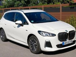 Weiß Gebraucht 2022 BMW 225 M Sport Van / Kleinbus | 32.200 € (Teuer)