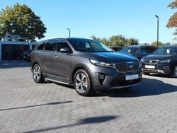 Grau Gebraucht 2018 Kia Sorento 3 SUV | 23.900 € (Fairer Preis)