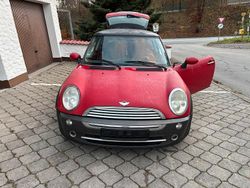 Rot Gebraucht 2002 Mini Cooper Kleinwagen | 1.200 €