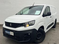 Lack weiss banquise/typ aussenve Gebraucht 2021 Peugeot Partner Premium Van | 17.895 € (Teuer)