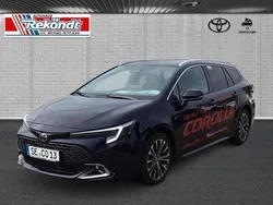 Nagoyablau metallic Gebraucht 2024 Toyota Corolla Team Kombi | 39.490 €