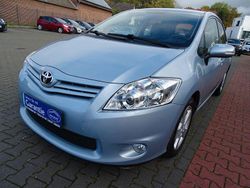 Blau Gebraucht 2012 Toyota Auris Travel Limousine | 10.800 € (Etwas zu teuer)