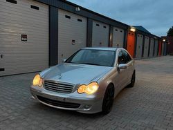 Silber Gebraucht 2005 Mercedes C280 Limousine | 2.800 € (Superpreis)