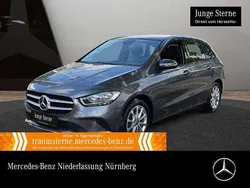 Grau Gebraucht 2021 Mercedes B250e Van / Kleinbus | 24.890 € (Guter Preis)