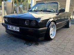 Schwarz Gebraucht 1990 BMW 318 Cabriolet Performance Cabrio | 13.950 €