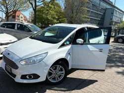 Weiß Gebraucht 2019 Ford S-MAX S Van / Kleinbus | 15.500 € (Fairer Preis)