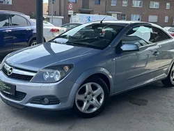 Blau Gebraucht 2006 Opel Astra Cabriolet Cosmo Cabrio | 3.390 € (Fairer Preis)