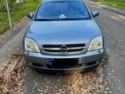 Grau Gebraucht 2004 Opel Vectra Limousine | 2.000 € (Fairer Preis)