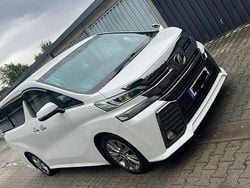 Weiß Gebraucht 2015 Toyota Alphard Van / Kleinbus | 29.888 €