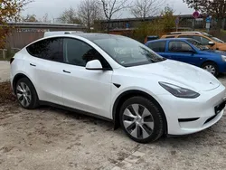 Weiß Gebraucht 2023 Tesla Model Y Standard Range SUV | 30.900 € (Superpreis)