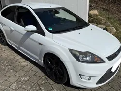 Weiß Gebraucht 2009 Ford Focus ST Limousine | 6.999 € (Fairer Preis)