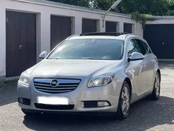Silber Gebraucht 2011 Opel Insignia Kombi | 2.900 € (Fairer Preis)