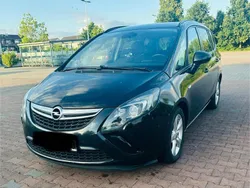 Schwarz Gebraucht 2013 Opel Zafira Van / Kleinbus | 5.800 € (Fairer Preis)
