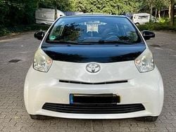 Weiß Gebraucht 2009 Toyota iQ Kleinwagen | 2.800 €