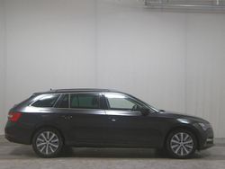 Schwarz Gebraucht 2022 Skoda Superb Ambition Kombi | 18.980 € (Superpreis)