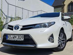Weiß Gebraucht 2014 Toyota Auris Business Edition Kombi | 14.490 € (Fairer Preis)