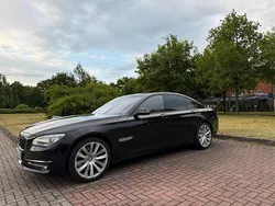 Schwarz Gebraucht 2013 BMW 750 Limousine | 15.999 €